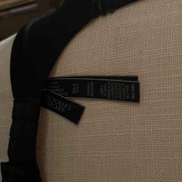 Victoria’s Secret Bra - Picture 3 of 4